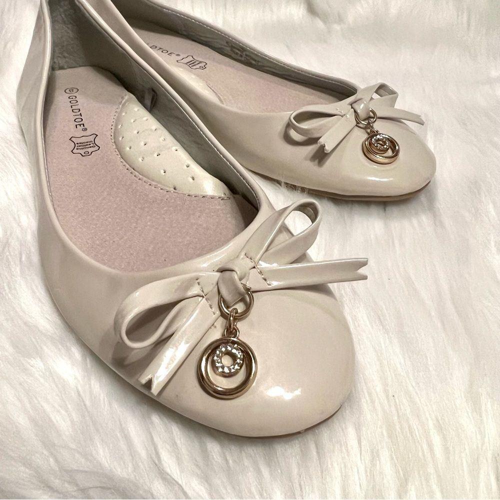 Gold Toe Cream Colored Flats with Bow and Charm